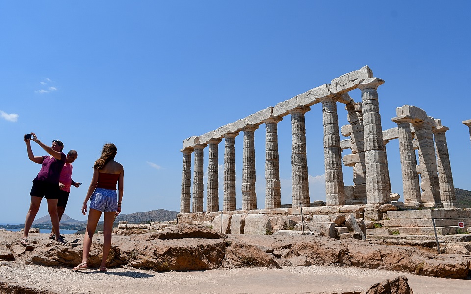 Four Key Problems Facing British Tourists In Greece: Foreign Office Alert Four Key Problems Facing British Tourists In Greece: Foreign Office Alert