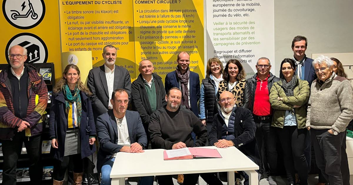 France - Vietnam : Coopération Renforcée Pour Une Mobilité Durable France - Vietnam : Coopération Renforcée Pour Une Mobilité Durable