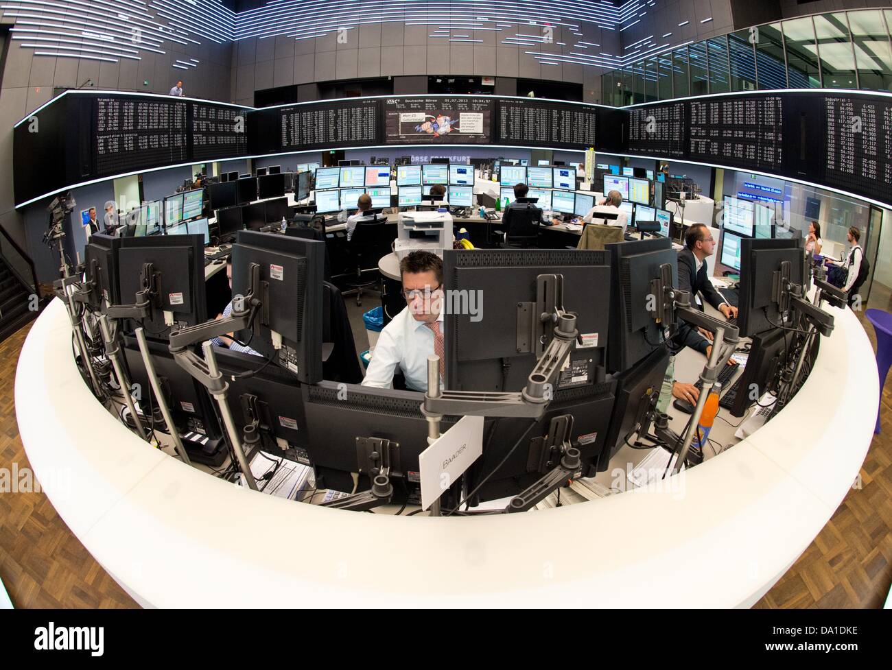 Frankfurt Stock Exchange: DAX Ends Day Below 24,000 Points Frankfurt Stock Exchange: DAX Ends Day Below 24,000 Points