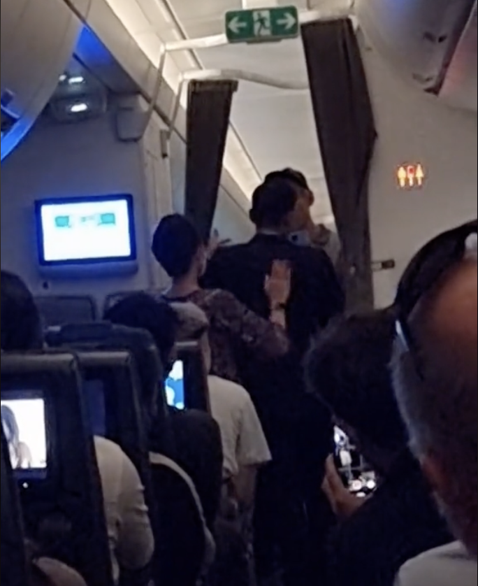 From Cabin Crew To...? The Next Chapter For A Former SIA Air Stewardess From Cabin Crew To...? The Next Chapter For A Former SIA Air Stewardess