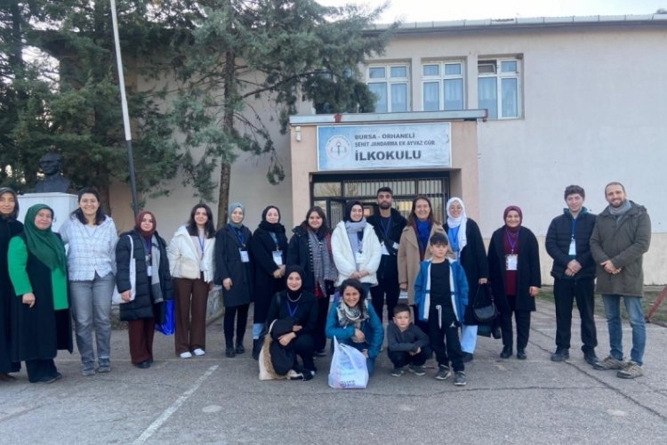 Gazzeli Çocukların Kuran Ezberleme Hikayesi: Çadır Okulu Deneyimi Gazzeli Çocukların Kuran Ezberleme Hikayesi: Çadır Okulu Deneyimi