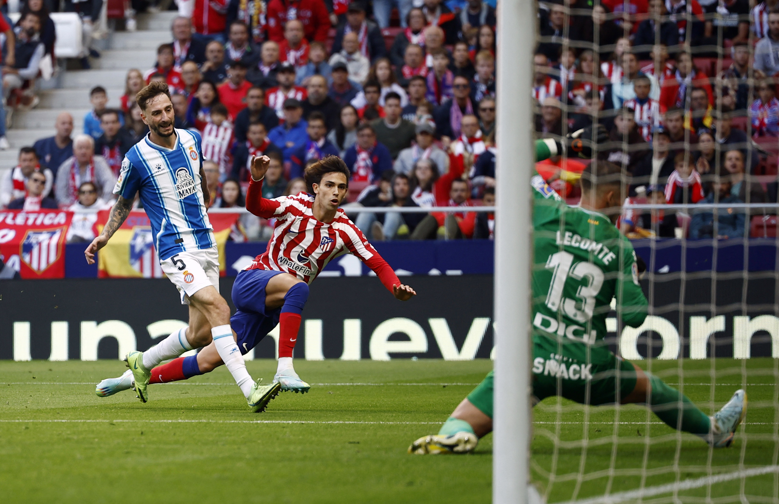 Hakem Taklası Ve Atletico Madrid'in Espanyol'e Yenilgisi Hakem Taklası Ve Atletico Madrid'in Espanyol'e Yenilgisi
