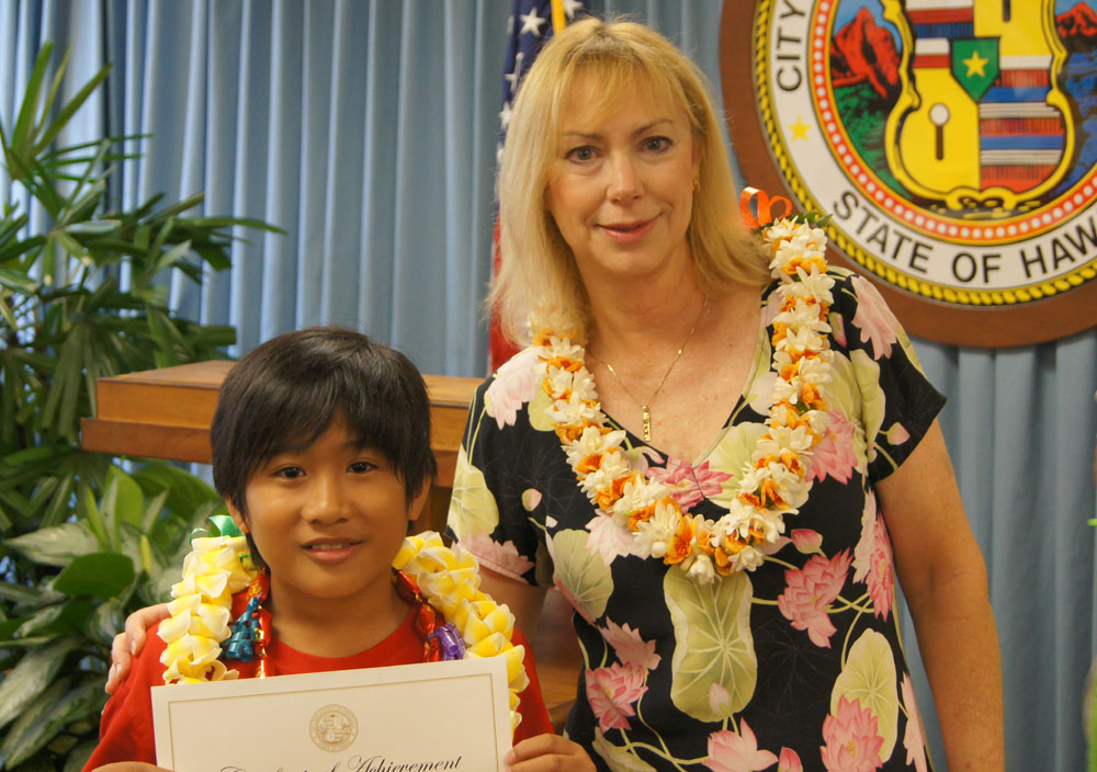 Hawaii Keiki Artistic Talent On Display: Sew A Lei For Memorial Day Poster Contest Hawaii Keiki Artistic Talent On Display: Sew A Lei For Memorial Day Poster Contest