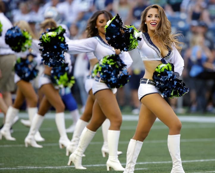 How Seattle Businesses Are Attracting Canadian Sports Fans How Seattle Businesses Are Attracting Canadian Sports Fans