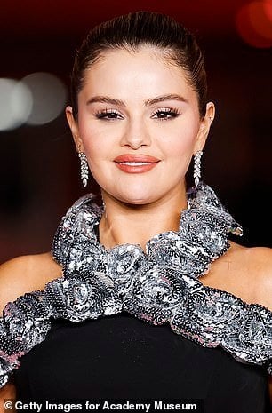 How Selena Gomez Accidentally Sold Her Diamond Ring To Multiple Fans How Selena Gomez Accidentally Sold Her Diamond Ring To Multiple Fans