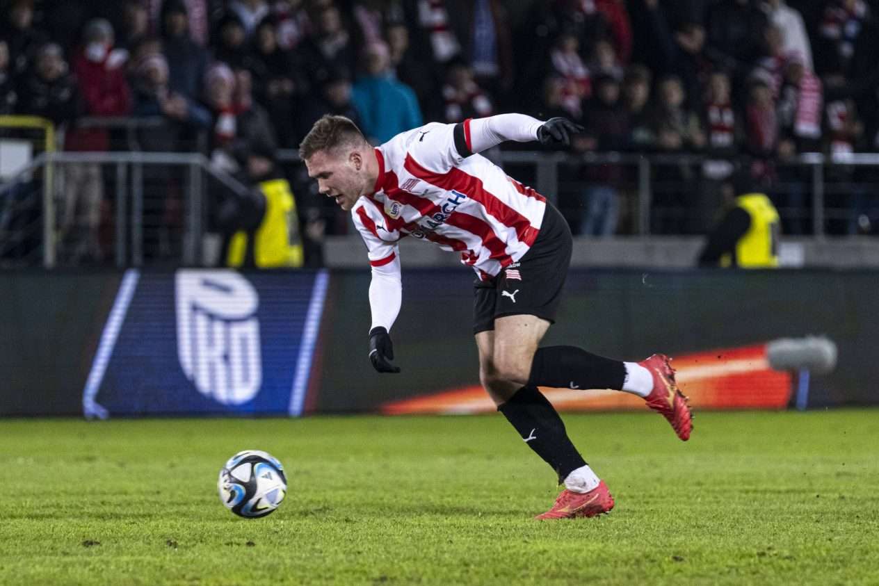 Huuhkajat Saavat Vahvistusta: Benjamin Källmanin Nousu Huuhkajat Saavat Vahvistusta: Benjamin Källmanin Nousu