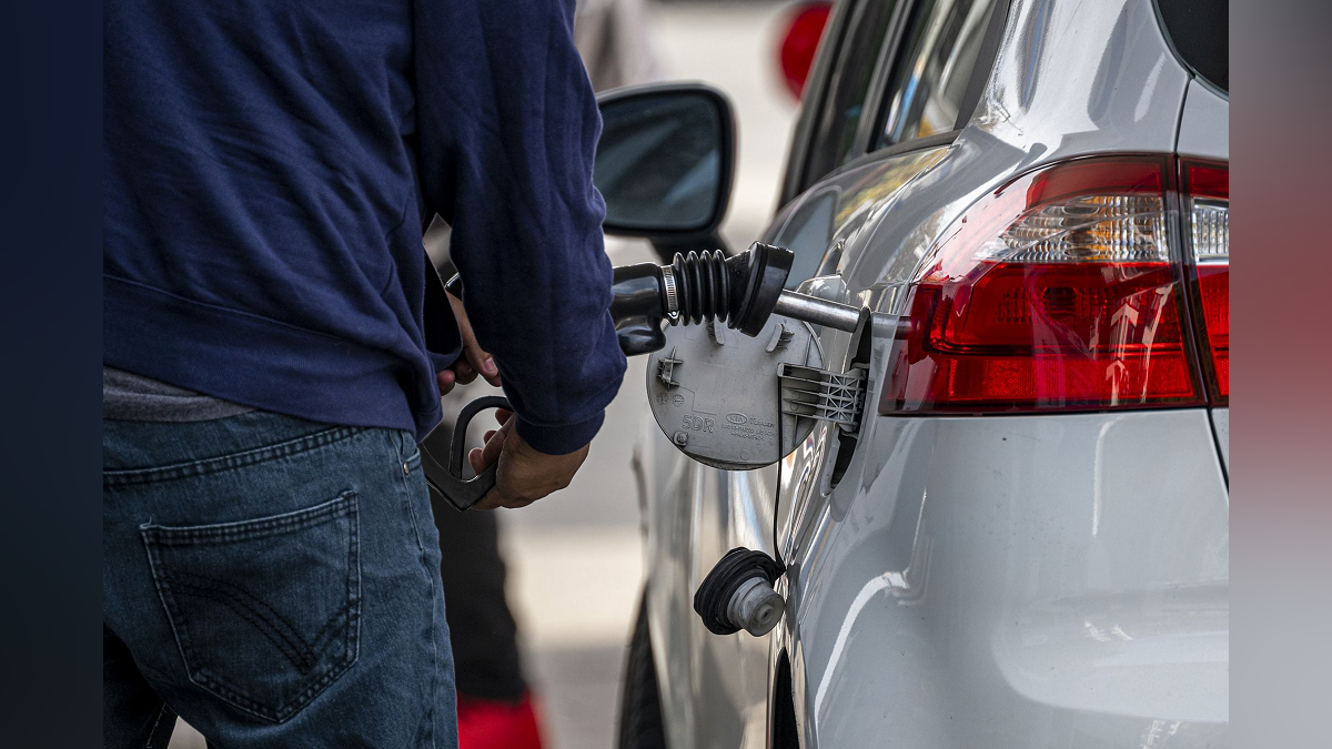 Illinois Gas Prices Drop: Following National Trend Illinois Gas Prices Drop: Following National Trend