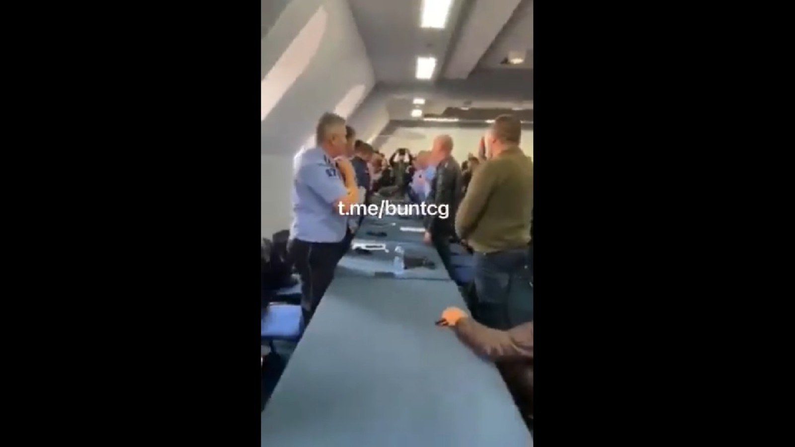 Ίλον Μασκ: Παράσταση Διαμαρτυρίας Κατά Του Ίλον Μασκ: Παράσταση Διαμαρτυρίας Κατά Του