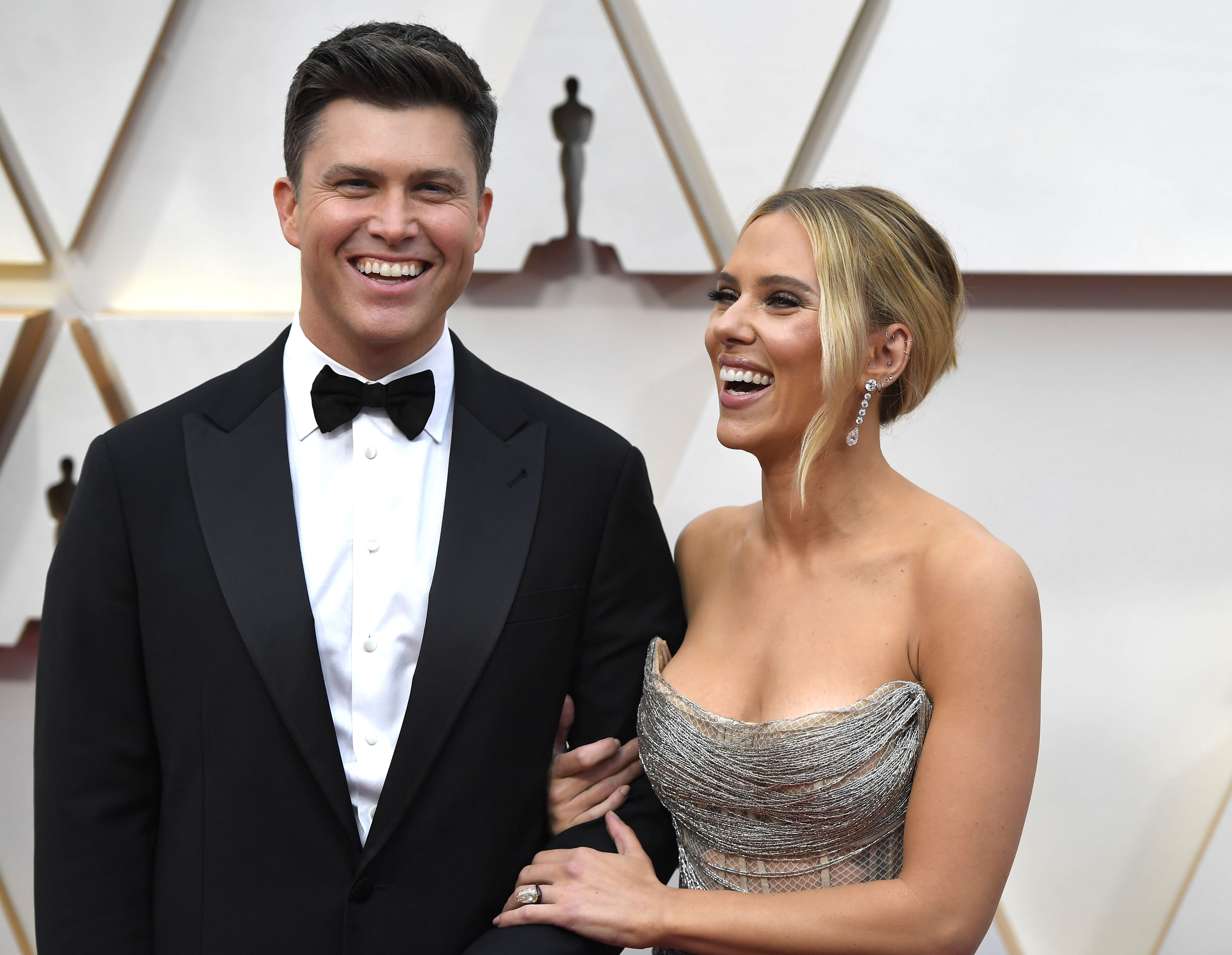 Income Gap: Examining Colin Jost's Earnings Compared To Scarlett Johansson's Income Gap: Examining Colin Jost's Earnings Compared To Scarlett Johansson's