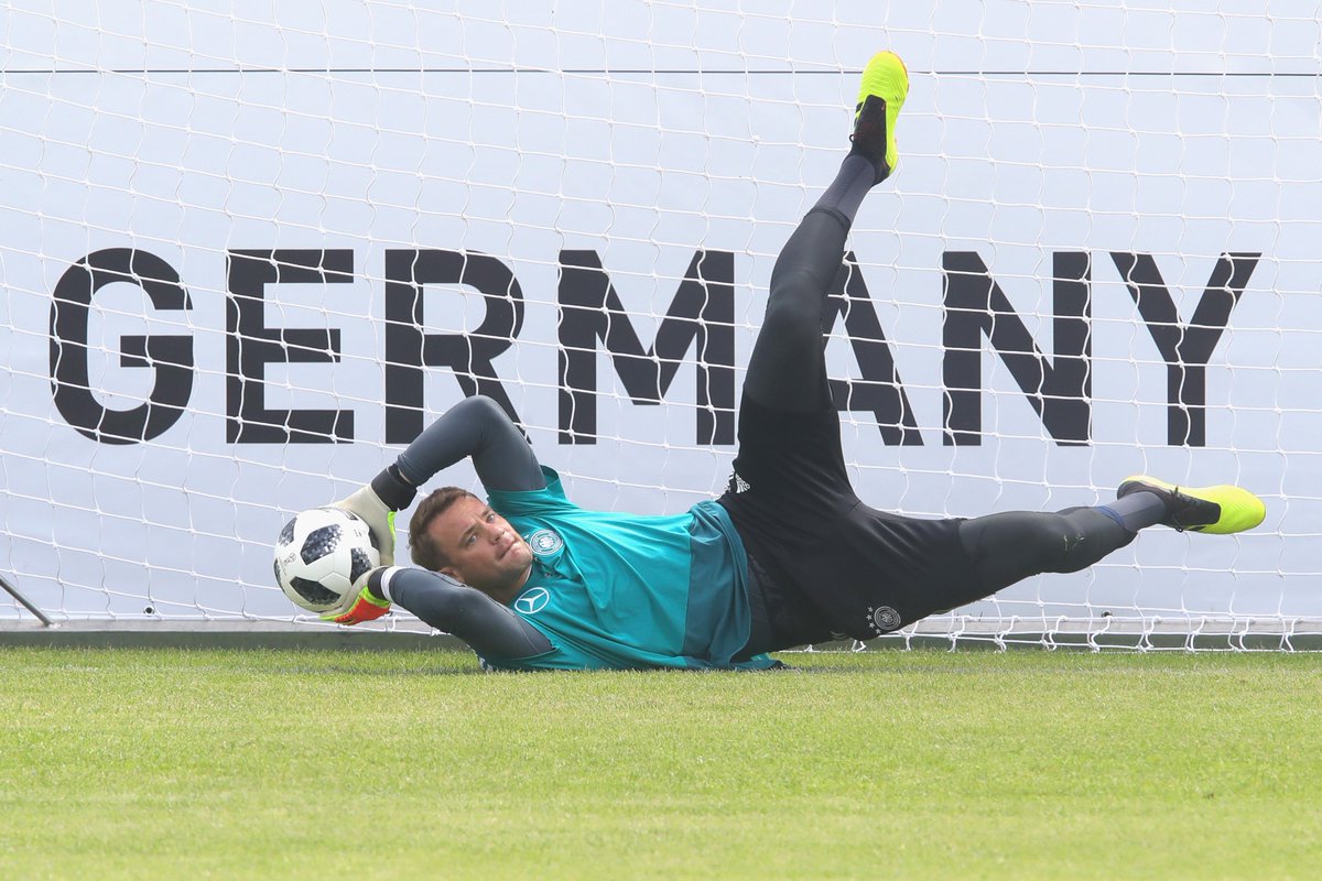 Is Neuer's Injury A Major Blow For Bayern's Title Chances? Is Neuer's Injury A Major Blow For Bayern's Title Chances?