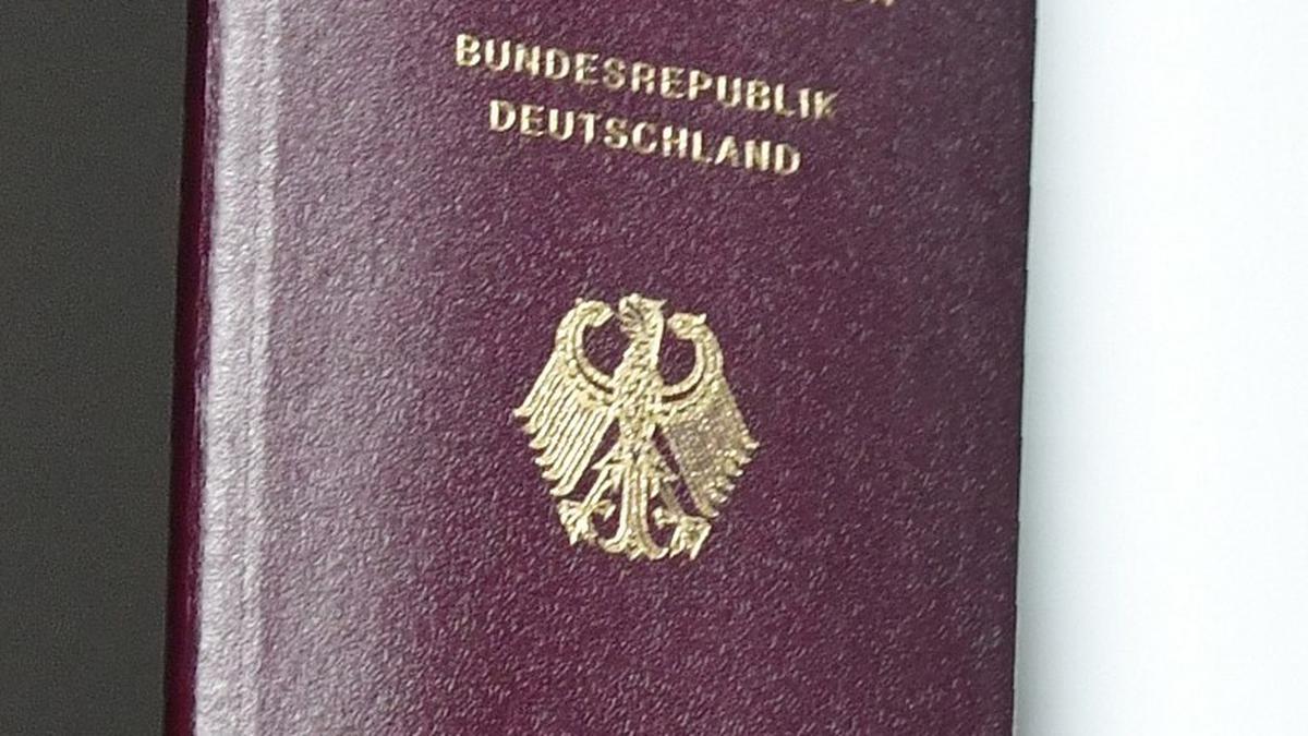 Italy Eases Citizenship Requirements: New Law For Great-Grandchildren Italy Eases Citizenship Requirements: New Law For Great-Grandchildren