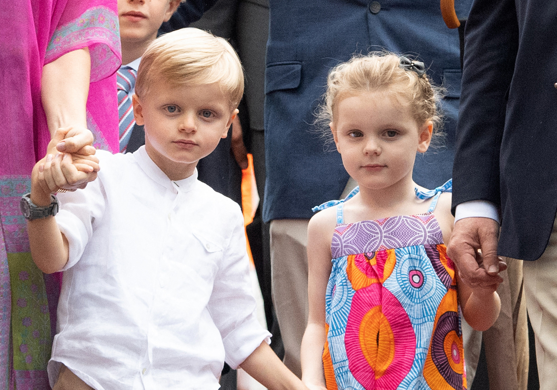 Jacques Y Gabriella De Mónaco: Imágenes De Su Primera Comunión Jacques Y Gabriella De Mónaco: Imágenes De Su Primera Comunión
