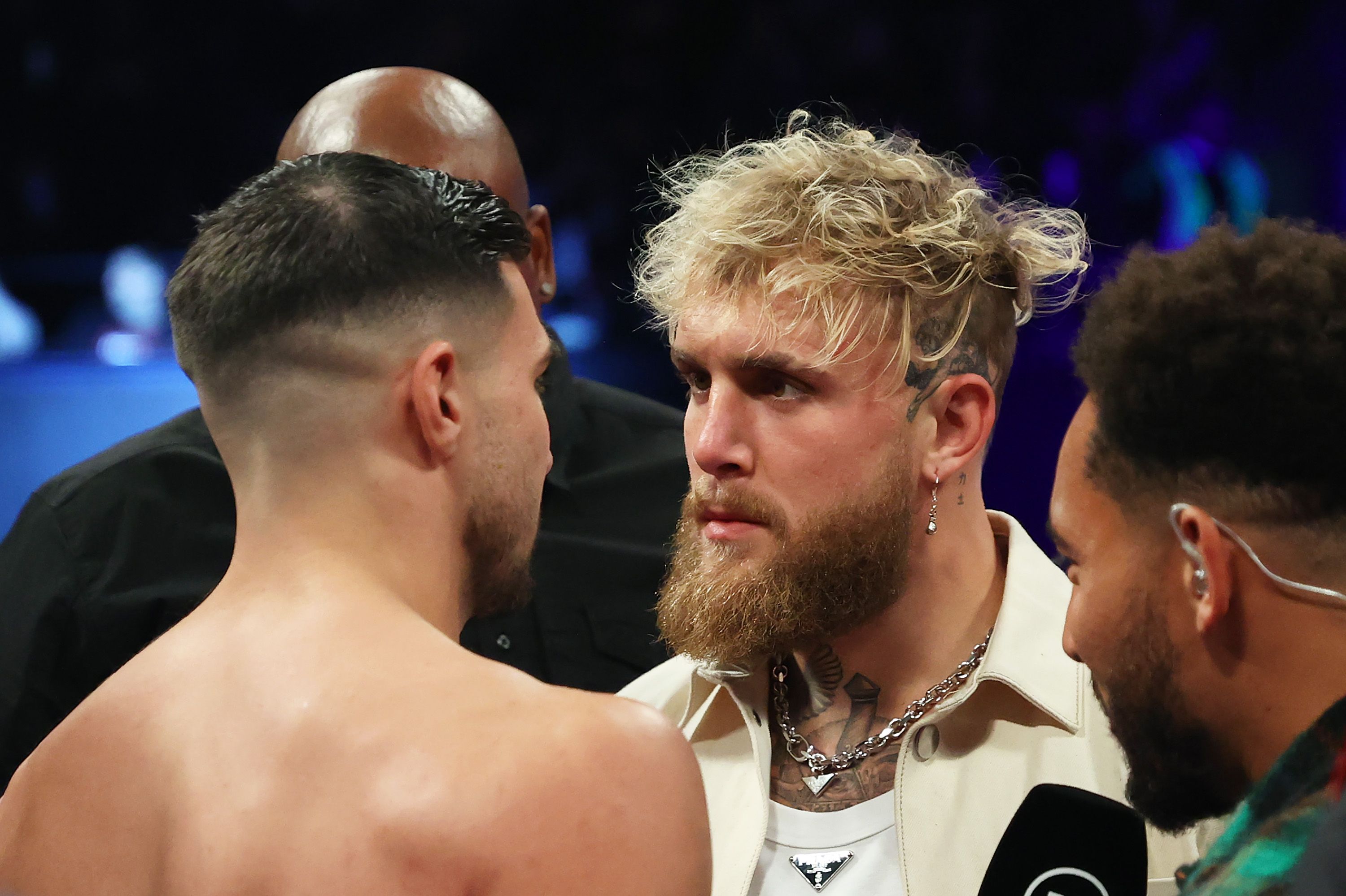 Jake Paul És Tommy Fury: A Budapesti Szóváltásról Készült Fotók Jake Paul És Tommy Fury: A Budapesti Szóváltásról Készült Fotók