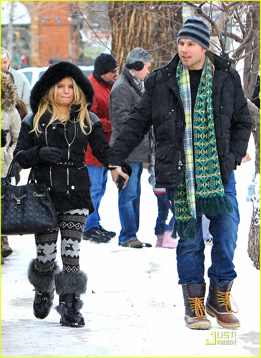 Jessica Simpson And Eric Johnson: Spotted Together Amidst Split Rumors Jessica Simpson And Eric Johnson: Spotted Together Amidst Split Rumors