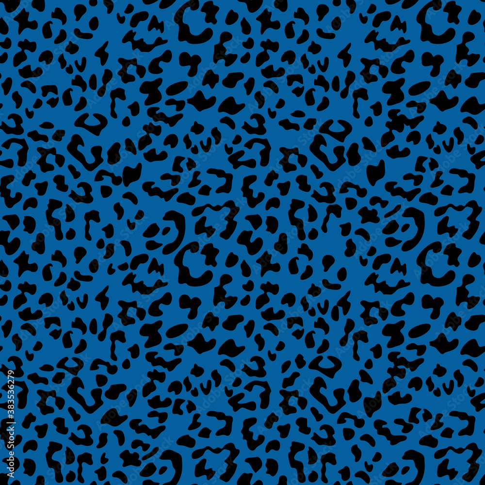 Jessica Simpson's Stylish Airport Look: Cheetah Print And Blue Fur