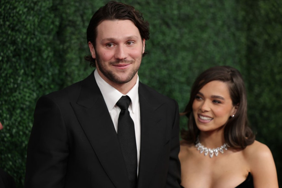 Josh Allen And Hailee Steinfeld: Engagement, Marriage, And Rare Public Comments Josh Allen And Hailee Steinfeld: Engagement, Marriage, And Rare Public Comments