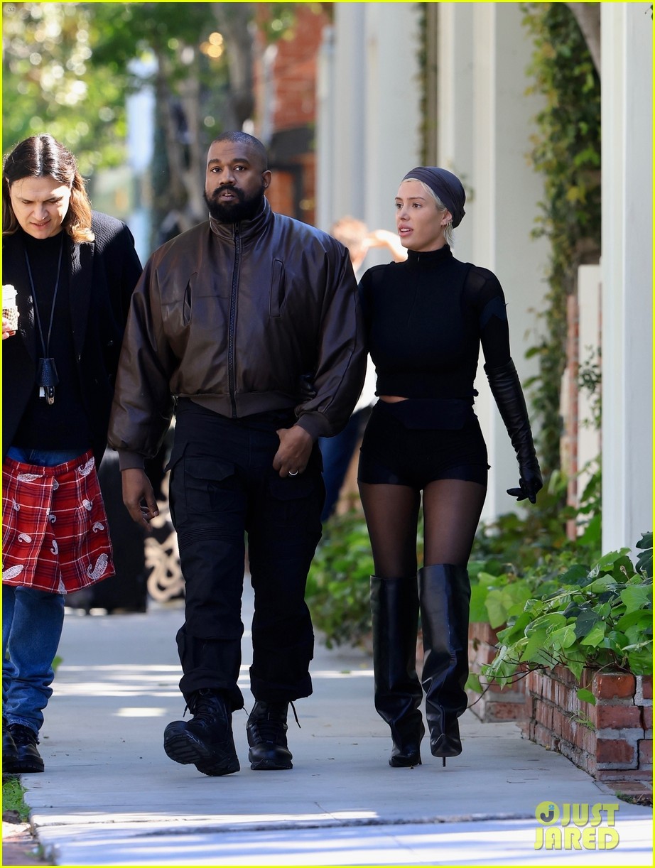 Kanye West And Bianca Censori: Analyzing Fan Response To Public Appearances Kanye West And Bianca Censori: Analyzing Fan Response To Public Appearances