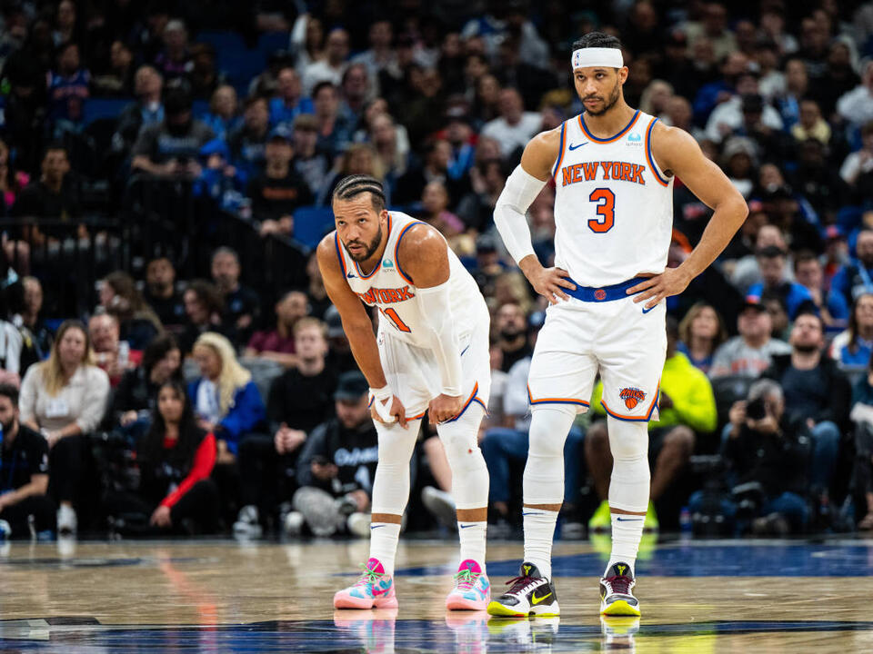 Knicks' Brunson Exits Game After Overtime Ankle Injury Knicks' Brunson Exits Game After Overtime Ankle Injury