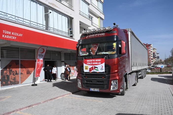 Kuran Ezberi: Gazzeli Çocukların Çadırda Başarı Öyküsü Kuran Ezberi: Gazzeli Çocukların Çadırda Başarı Öyküsü