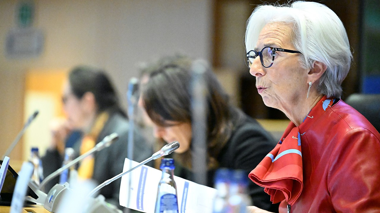 Lagarde'ın Enflasyon Uyarısı: Küresel Ticaret Savaşlarının Ekonomik Sonuçları