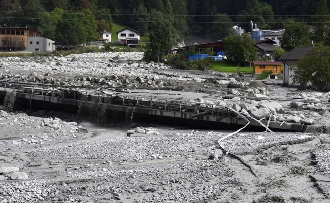 Landslide Danger Prompts Emergency Livestock Evacuation In Swiss Alps Landslide Danger Prompts Emergency Livestock Evacuation In Swiss Alps