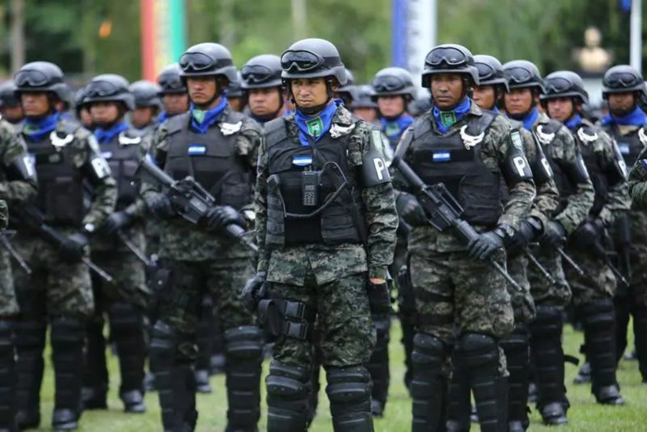 Las Fuerzas Armadas Y El CNE: Detalles De La Militarización De La Sesión Las Fuerzas Armadas Y El CNE: Detalles De La Militarización De La Sesión