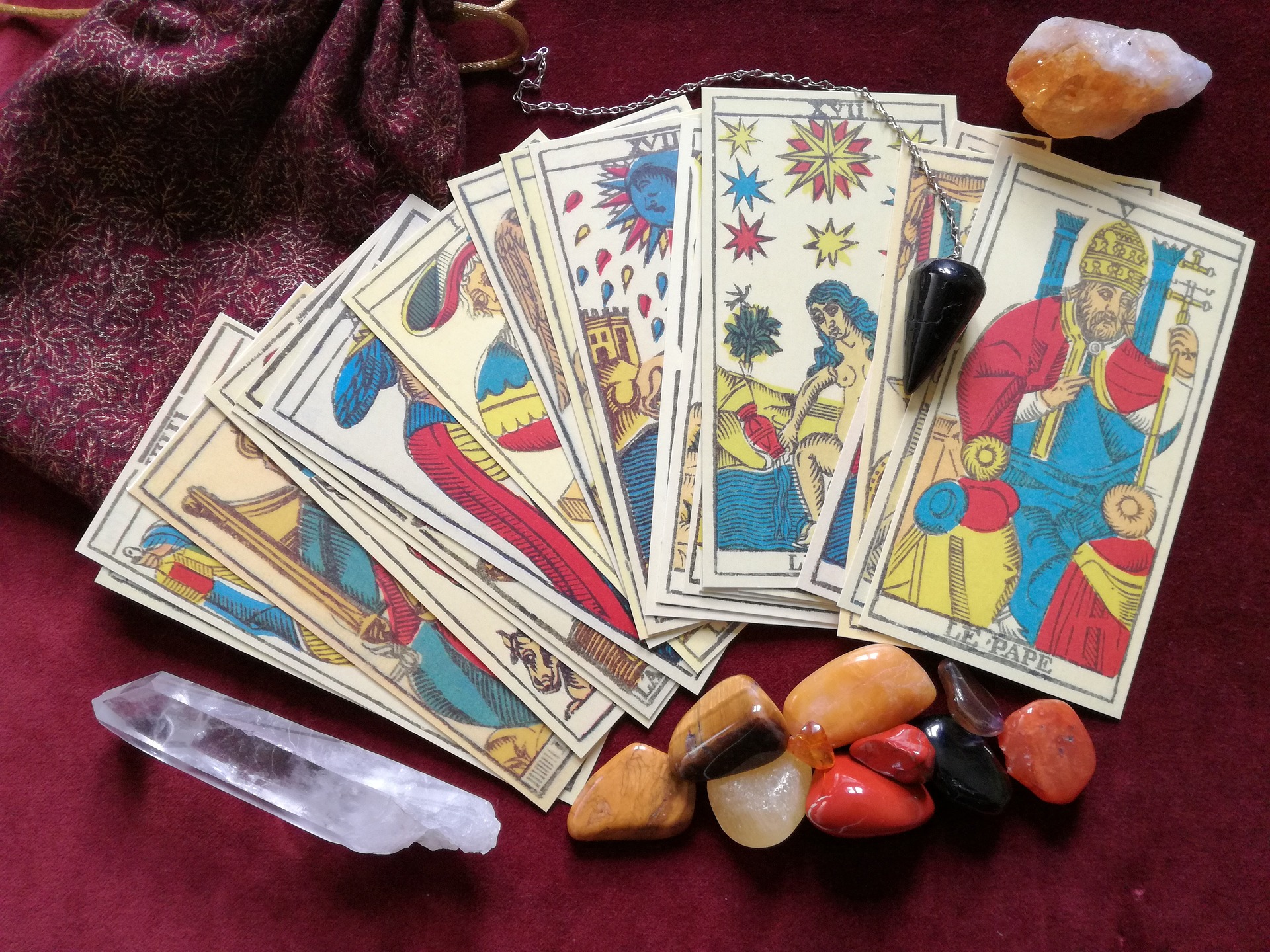 Los Arcanos Menores Del Tarot: Una Guía Completa Los Arcanos Menores Del Tarot: Una Guía Completa