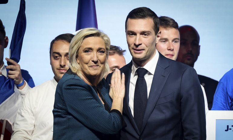 Marine Le Pen Et La Loi : Le Point De Vue Du Député RN Marine Le Pen Et La Loi : Le Point De Vue Du Député RN