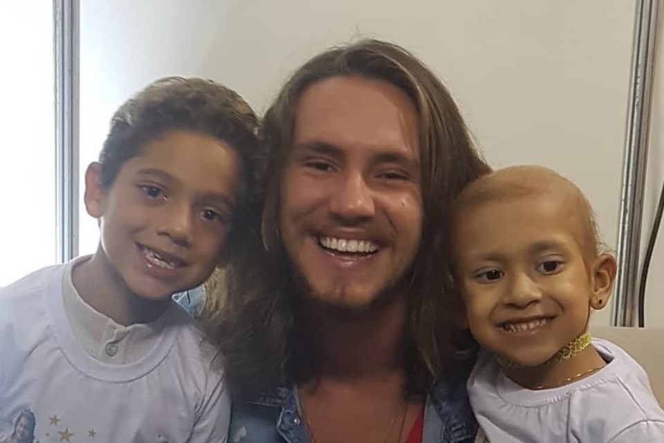 Morte De Ivan Kley: A Dor E A Homenagem De Vitor Kley Morte De Ivan Kley: A Dor E A Homenagem De Vitor Kley