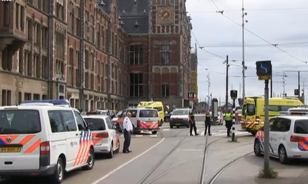 Multiple Injuries In Amsterdam Hotel Knife Attack Prompt Police Raid Multiple Injuries In Amsterdam Hotel Knife Attack Prompt Police Raid