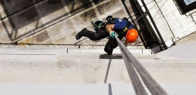 Nantes Et Ses Tours : Un Défi Pour Les Cordistes Nantes Et Ses Tours : Un Défi Pour Les Cordistes