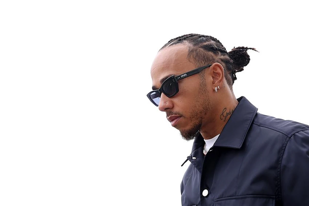 New F1 Testing Footage: Lewis Hamilton Shows Respect For Former Teammate New F1 Testing Footage: Lewis Hamilton Shows Respect For Former Teammate