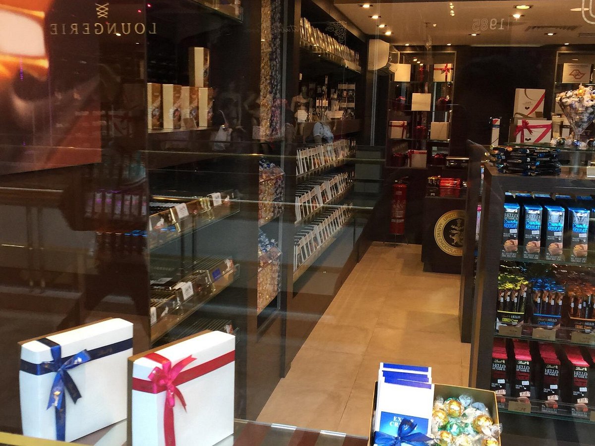 New Lindt Chocolate Shop Opens Its Doors In Central London New Lindt Chocolate Shop Opens Its Doors In Central London