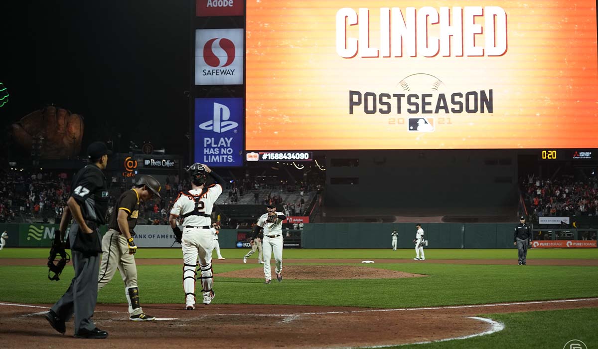 NL West Report: Giants Lead, Suárez's 4-HR Game, Rockies Struggle NL West Report: Giants Lead, Suárez's 4-HR Game, Rockies Struggle
