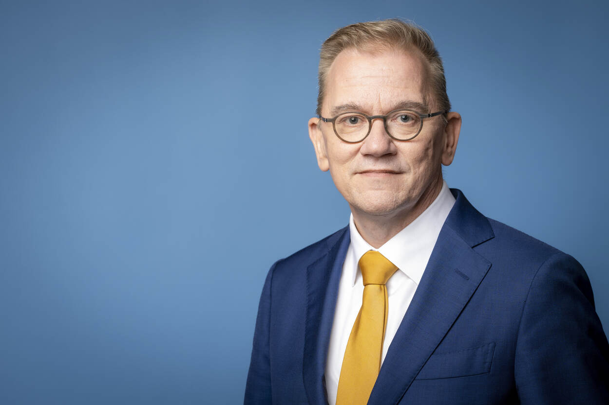 NPO En Eppo Bruins: Spoedoverleg Over Frederieke Leeflang NPO En Eppo Bruins: Spoedoverleg Over Frederieke Leeflang