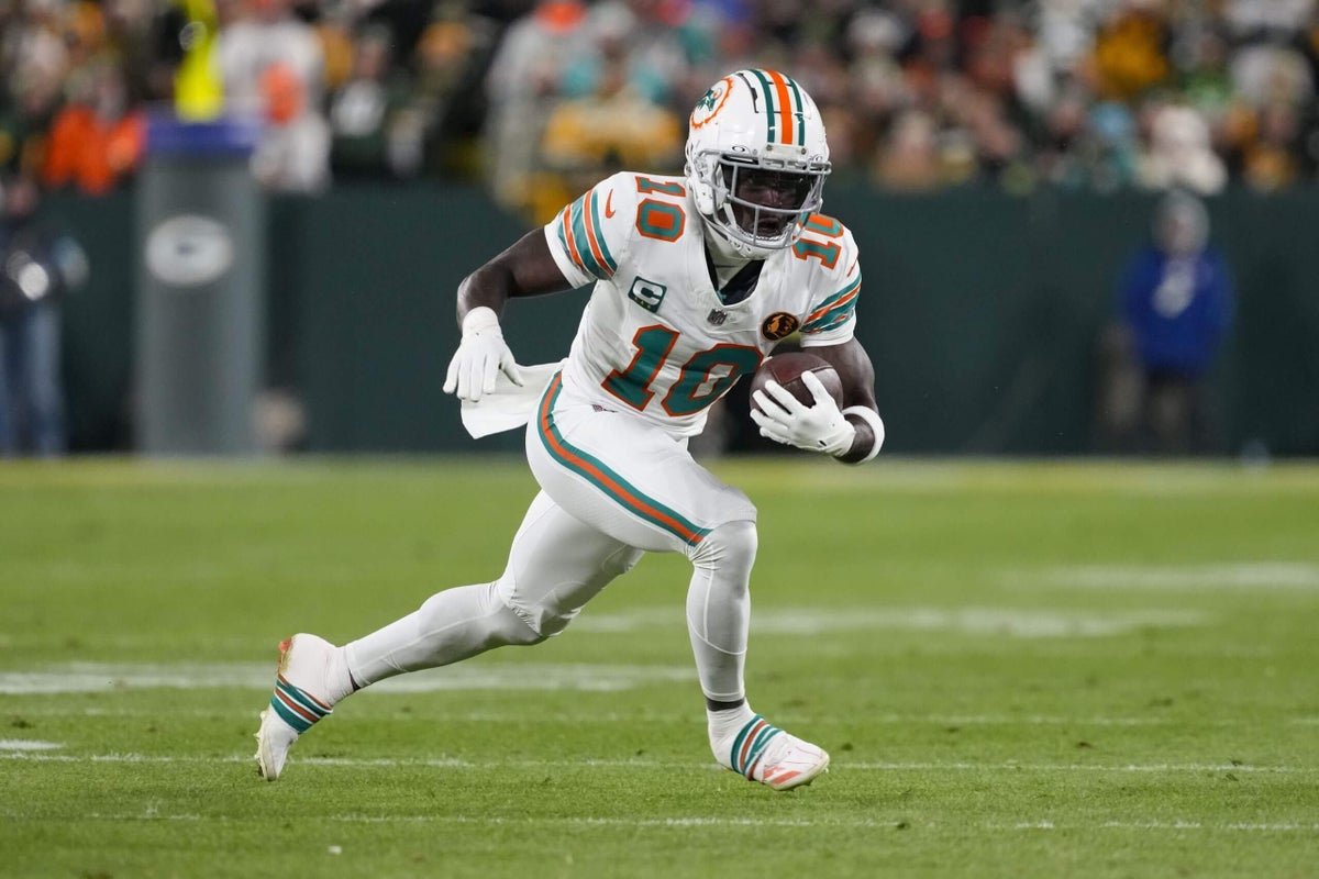 Olympic Legend Michael Johnson: Tyreek Hill Vs. Noah Lyles Isn't A Fair Race Olympic Legend Michael Johnson: Tyreek Hill Vs. Noah Lyles Isn't A Fair Race