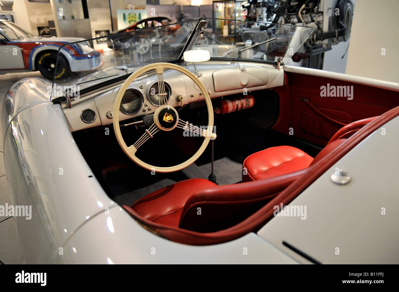 Pabrik Zuffenhausen: Pusat Kelahiran Porsche 356 Pabrik Zuffenhausen: Pusat Kelahiran Porsche 356