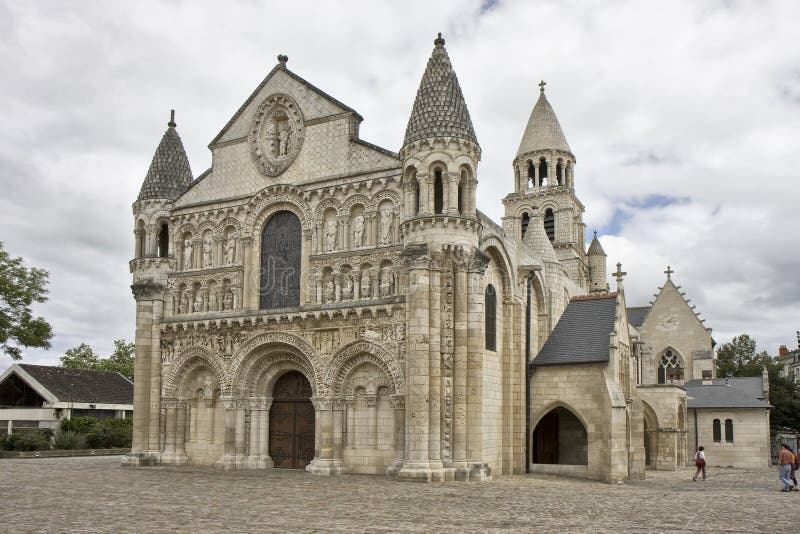 Participation Du Département À La Restauration De Notre-Dame De Poitiers Participation Du Département À La Restauration De Notre-Dame De Poitiers