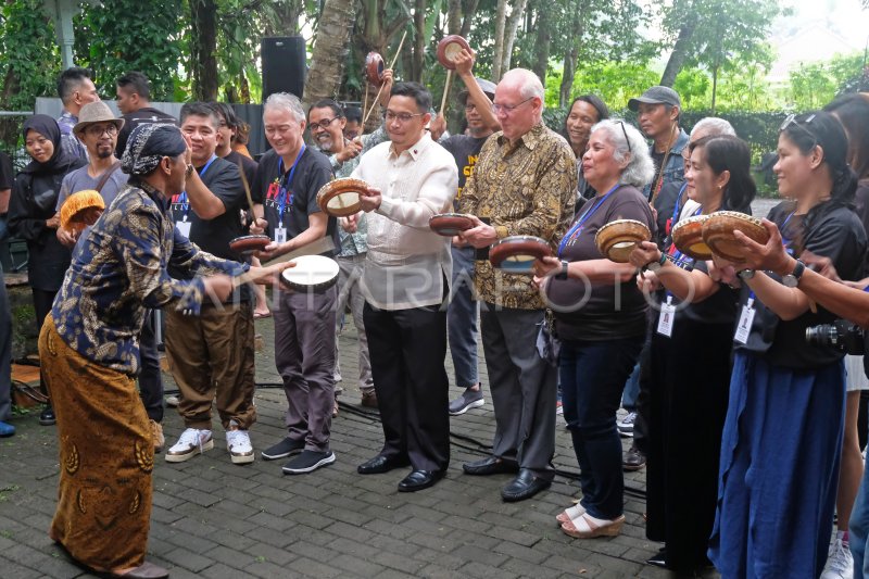 Porsche Dan Seni Rupa: Indonesia Classic Art Week 2025 Porsche Dan Seni Rupa: Indonesia Classic Art Week 2025
