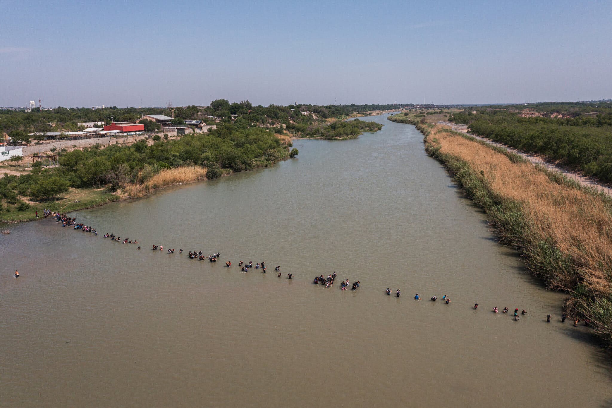Portugal's Migrant Expulsions: From Welcoming Nation To Stricter Policies? Portugal's Migrant Expulsions: From Welcoming Nation To Stricter Policies?