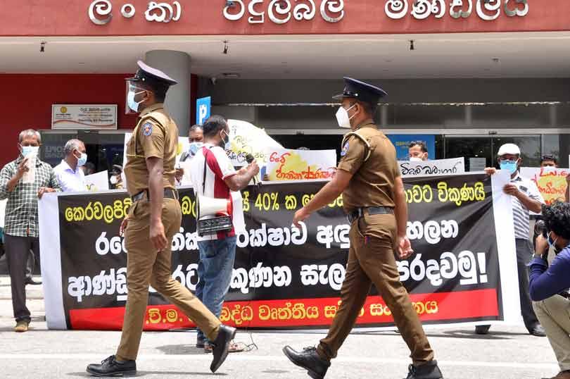 Potential UK Visa Crackdown: Pakistan, Nigeria, And Sri Lanka Affected Potential UK Visa Crackdown: Pakistan, Nigeria, And Sri Lanka Affected