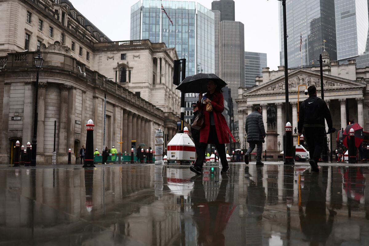 Pound Strengthens As Traders Reduce Expectations Of BOE Interest Rate Cuts Pound Strengthens As Traders Reduce Expectations Of BOE Interest Rate Cuts