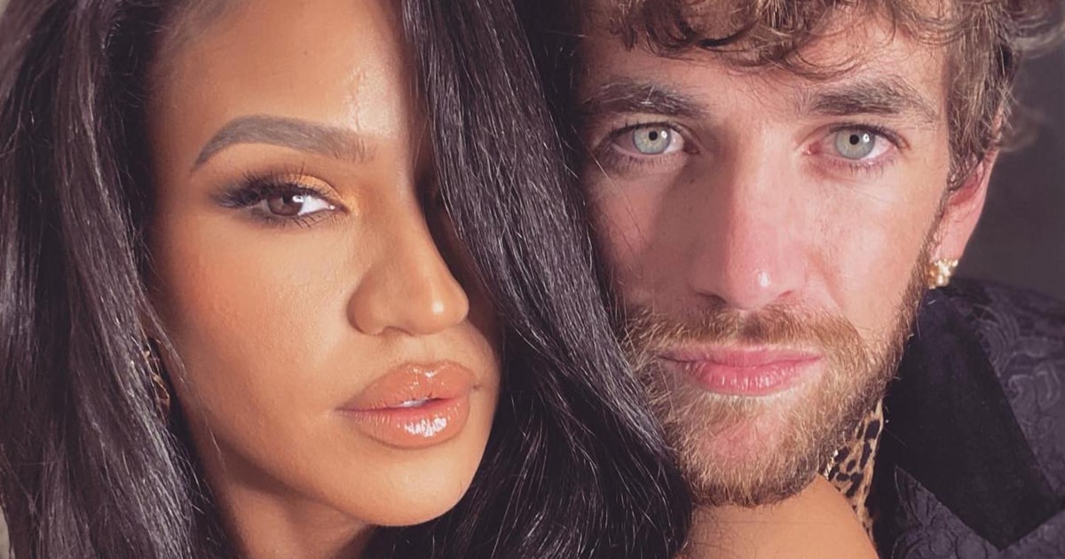 Pregnant Cassie And Alex Fine Shine At MobLand Premiere: See Photos Pregnant Cassie And Alex Fine Shine At MobLand Premiere: See Photos