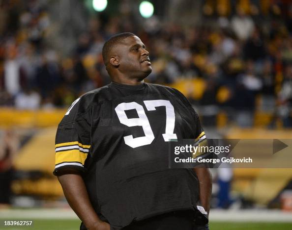 Ray Seals Dead At 59: Remembering The Pittsburgh Steelers' Former Defensive Lineman Ray Seals Dead At 59: Remembering The Pittsburgh Steelers' Former Defensive Lineman