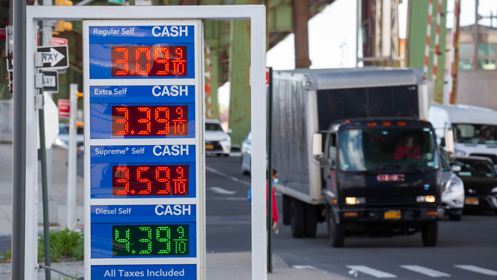 Record Low Gas Prices Possible For Memorial Day Weekend Record Low Gas Prices Possible For Memorial Day Weekend