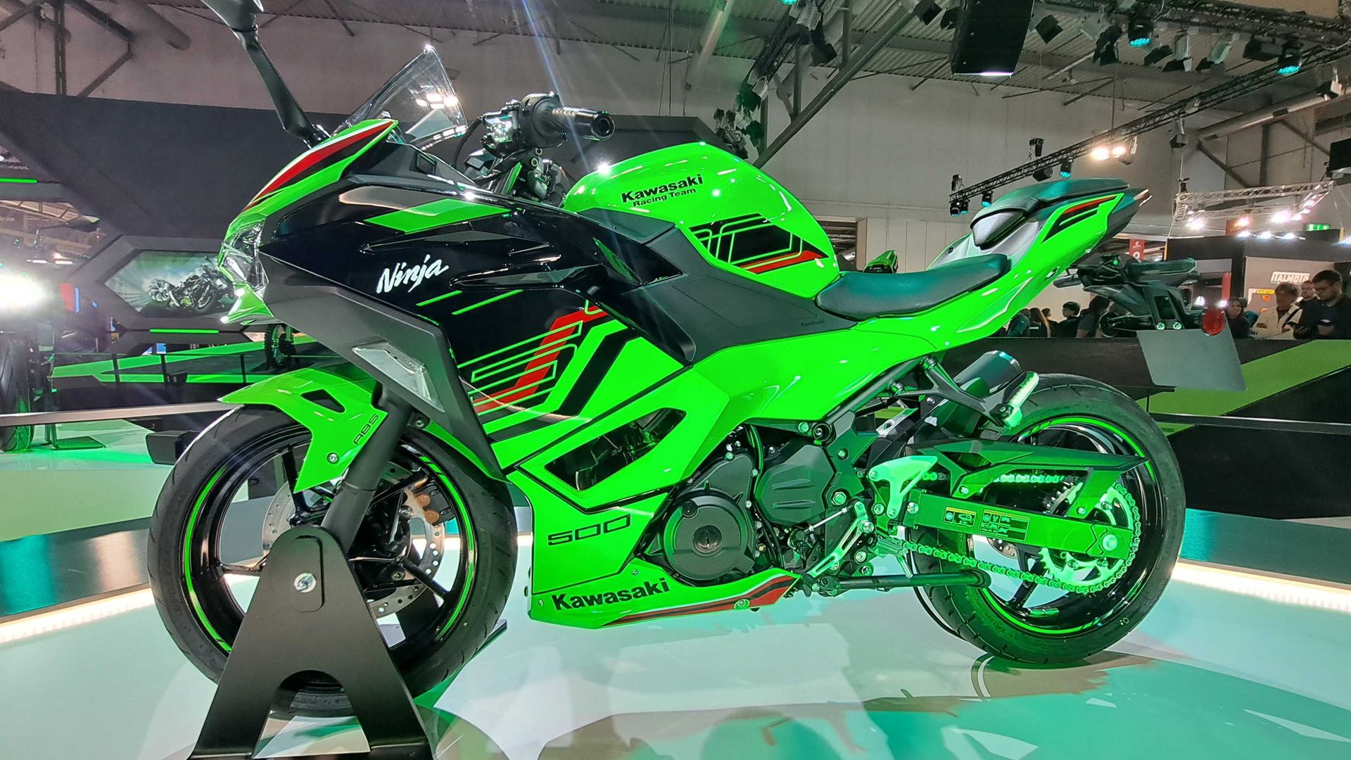 Review Kawasaki Ninja 500 & 500 SE 2025: Apakah Seharga Rp100 Juta? Review Kawasaki Ninja 500 & 500 SE 2025: Apakah Seharga Rp100 Juta?