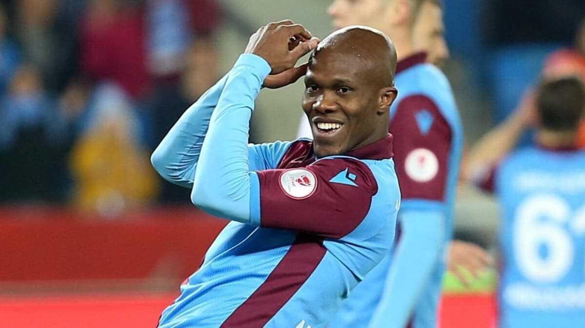 Ronaldonun Hakareti: Adanalı Ronaldodan Beklenmedik Bir Cevap Ronaldonun Hakareti: Adanalı Ronaldodan Beklenmedik Bir Cevap