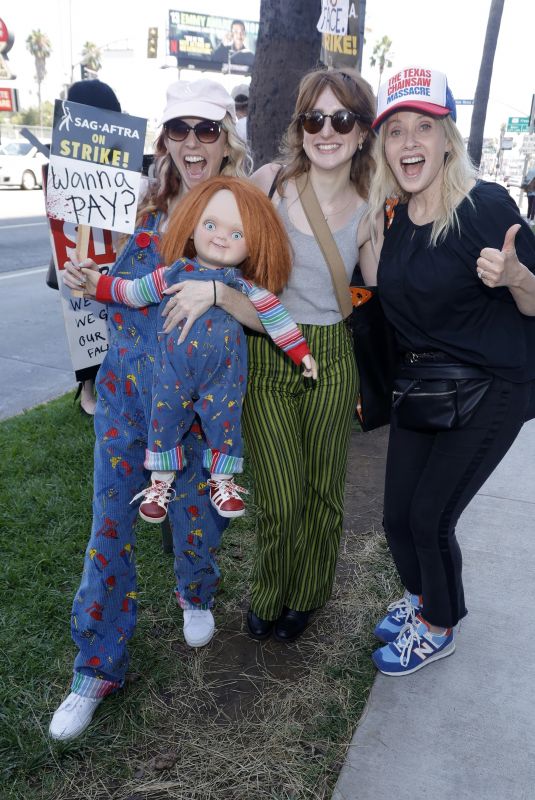 SAG-AFTRA Joins WGA On Picket Line: Hollywood Production At Standstill SAG-AFTRA Joins WGA On Picket Line: Hollywood Production At Standstill