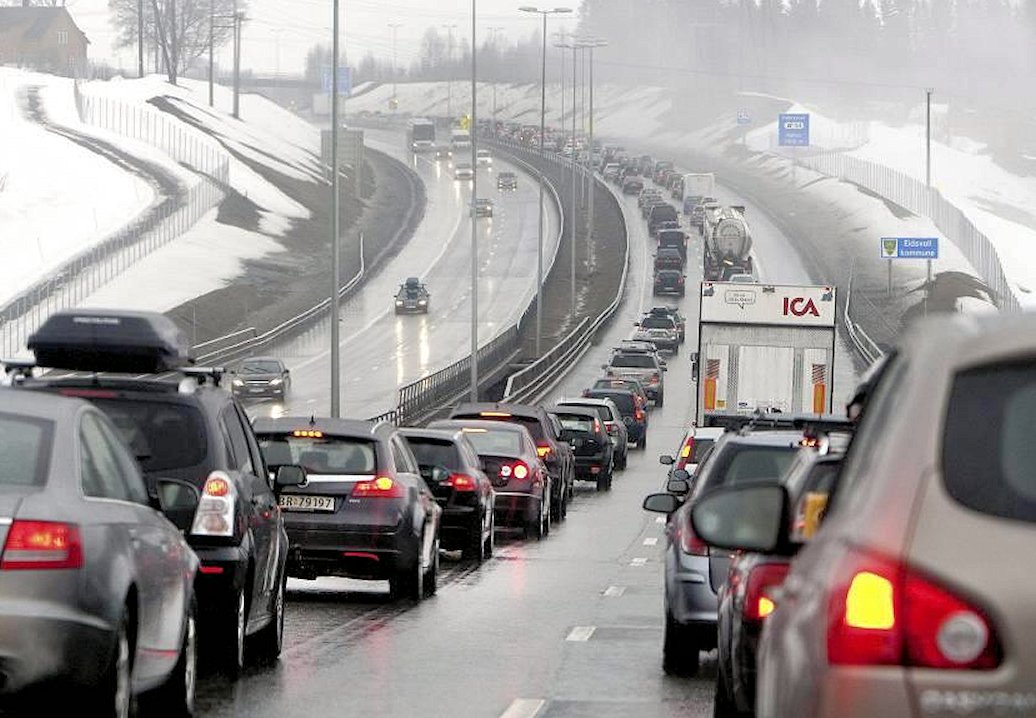 Schiphol Airport, Roads, And Ferries: Easter Holiday Traffic Predictions Schiphol Airport, Roads, And Ferries: Easter Holiday Traffic Predictions