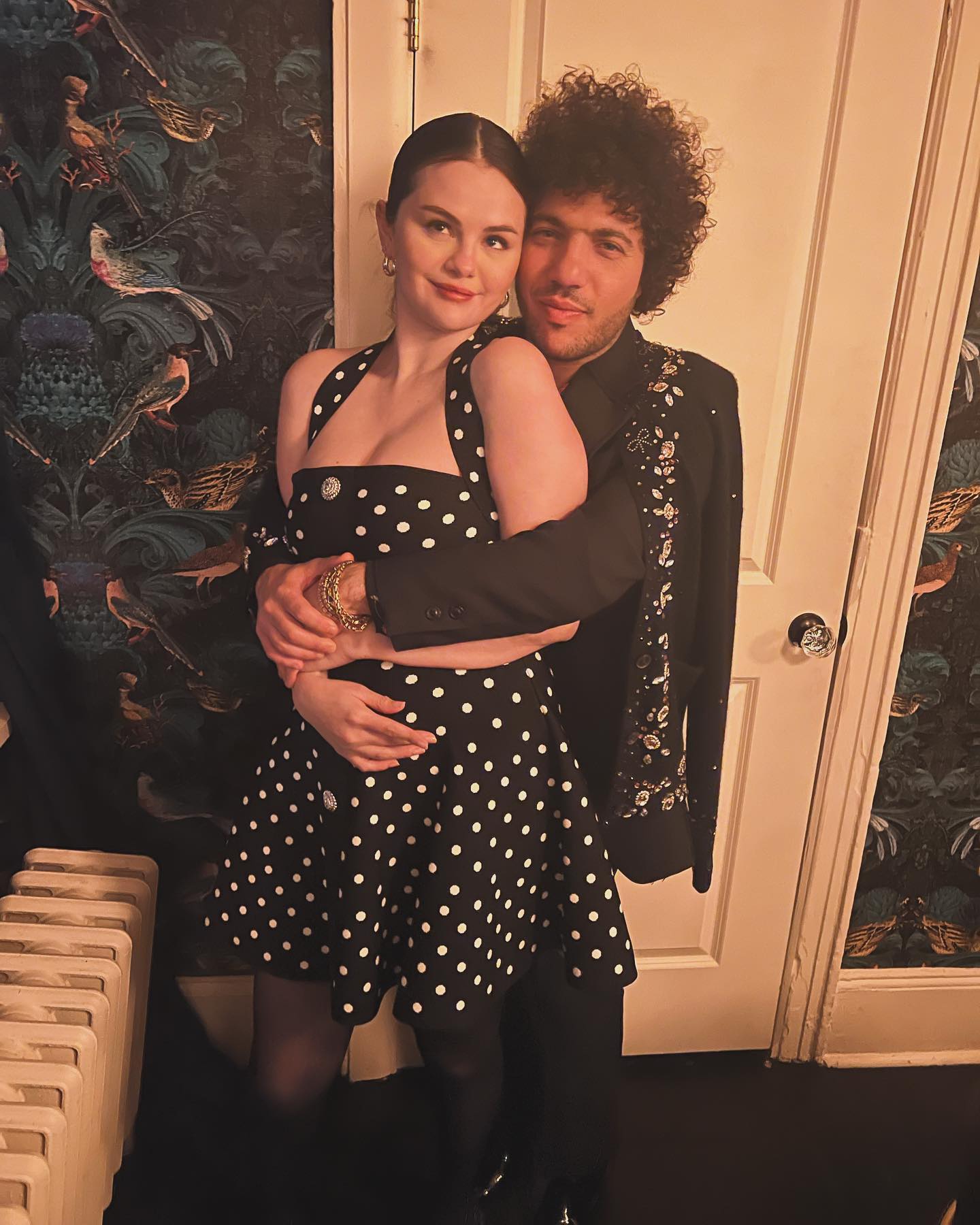 Selena Gomez Denies Wedding First Dance With Benny Blanco Selena Gomez Denies Wedding First Dance With Benny Blanco